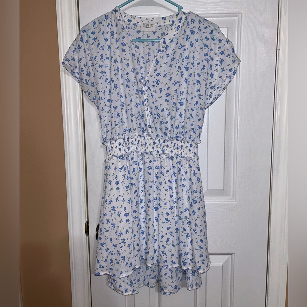 Womens Short Sleeve Dress / Worn Once / No tears or stains / Size Small